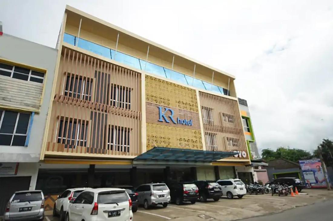 Twospaces Living At Kr Hotel Palembang Exterior photo
